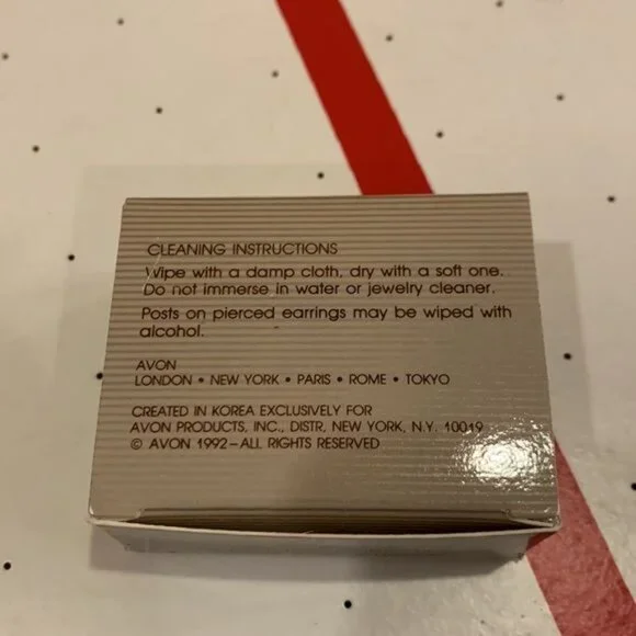 Vintage Avon Versatile Style Hoop Earrings‎ Faux Amethyst Gold Tone 1992 Dangle - Picture 7 of 7